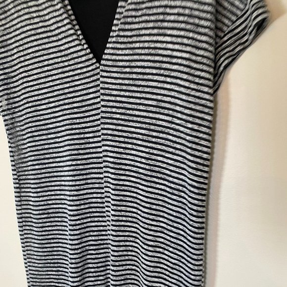 Nordstrom Lush Midi Knit Dress in Grey and Black Stripe - Picture 8 of 9